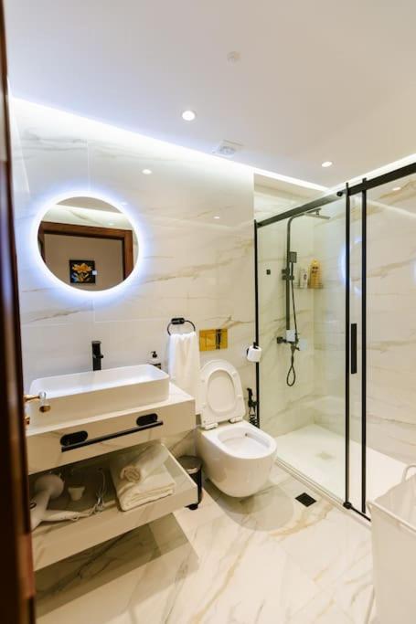 Confort Royal Et Luxueux A Cote De Marina Apartment